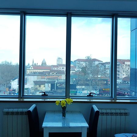Central Apartment With 24-7 Building Security Novi Sad Luaran gambar